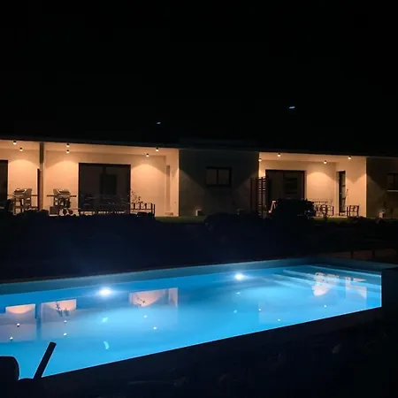 Libeccio Swimming Pool Bbq شقة